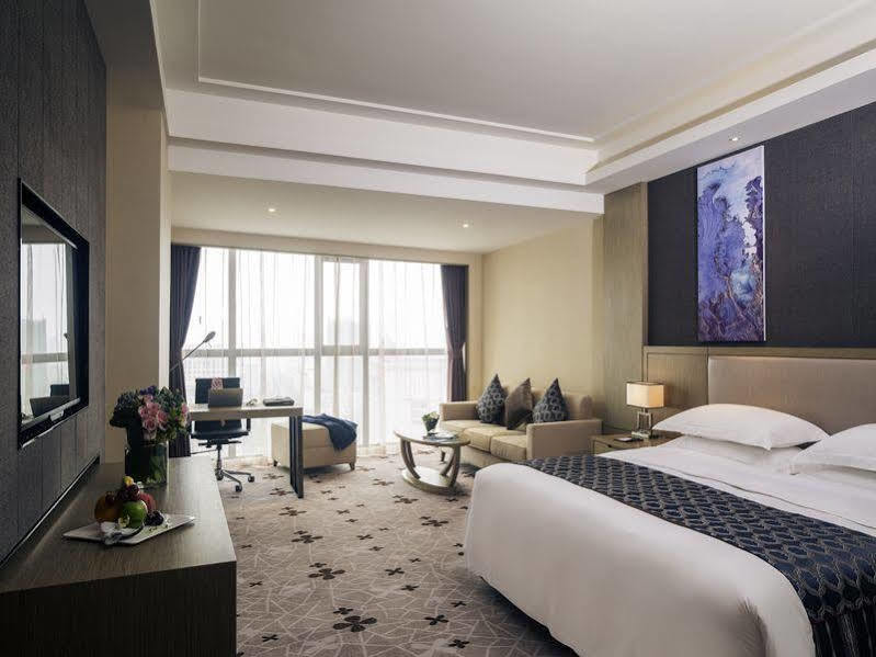 Hilton Garden Inn Wuhan Hankou Eksteriør billede