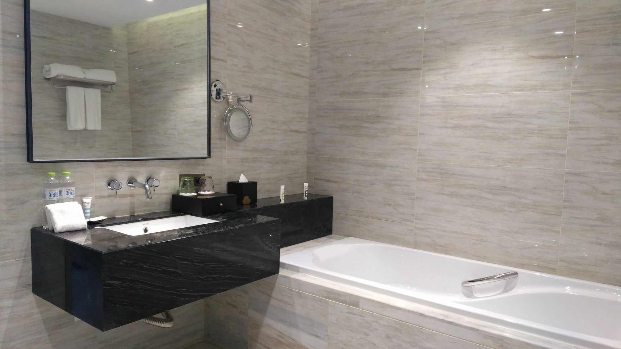 Hilton Garden Inn Wuhan Hankou Eksteriør billede